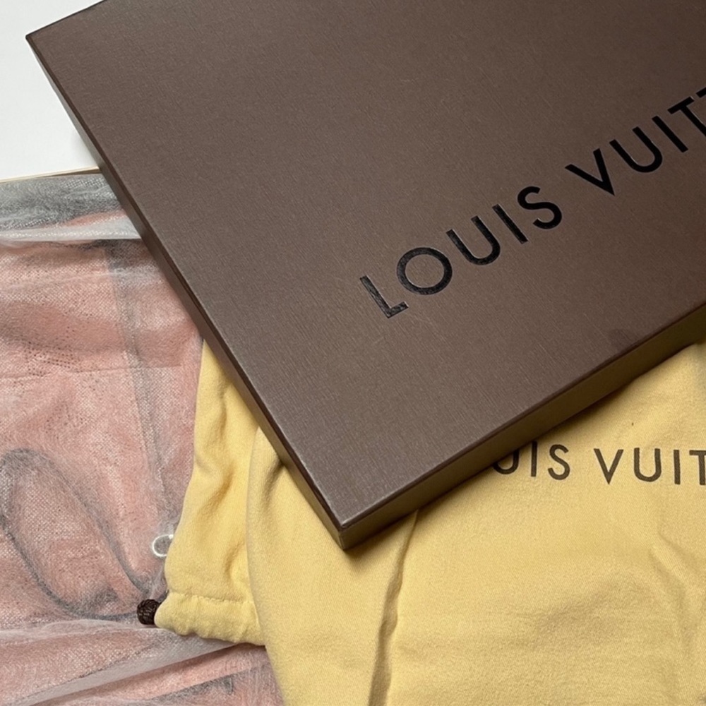 Louis Vuitton Mahina Selene PM Rose - Picture 11 of 14